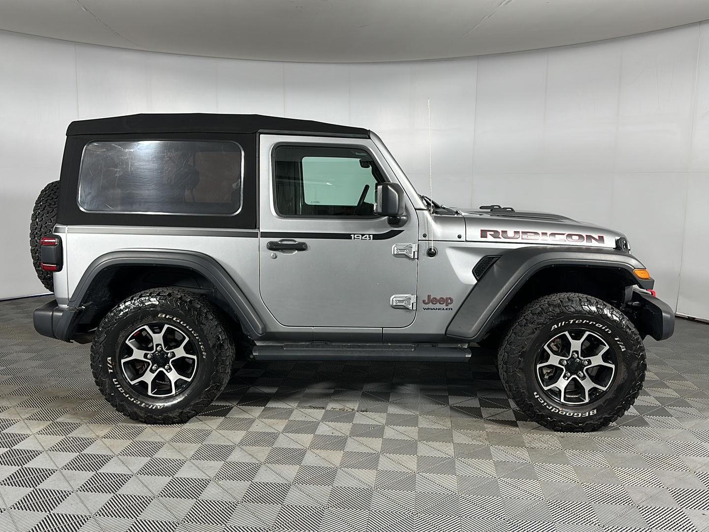 Used 2021 Billet Silver Metallic Clearcoat Jeep Rubicon image 29