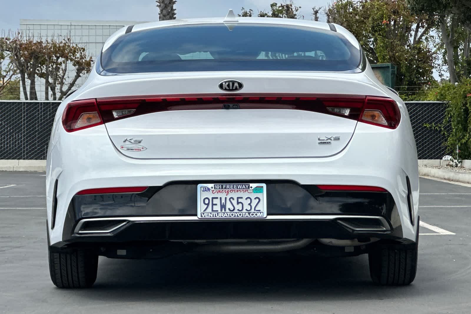 Used 2021 Glacial White Pearl Kia LXS image 6