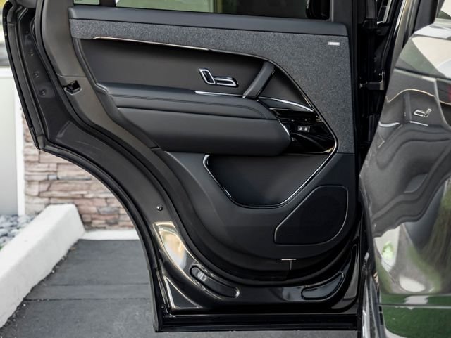 New 2026 Carpathian Grey LAND ROVER Dynamic SE image 24