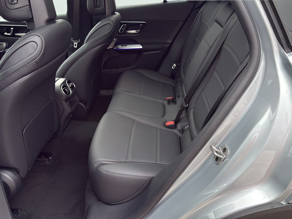 Used 2026 Silver Mercedes-Benz GLC 300 image 19