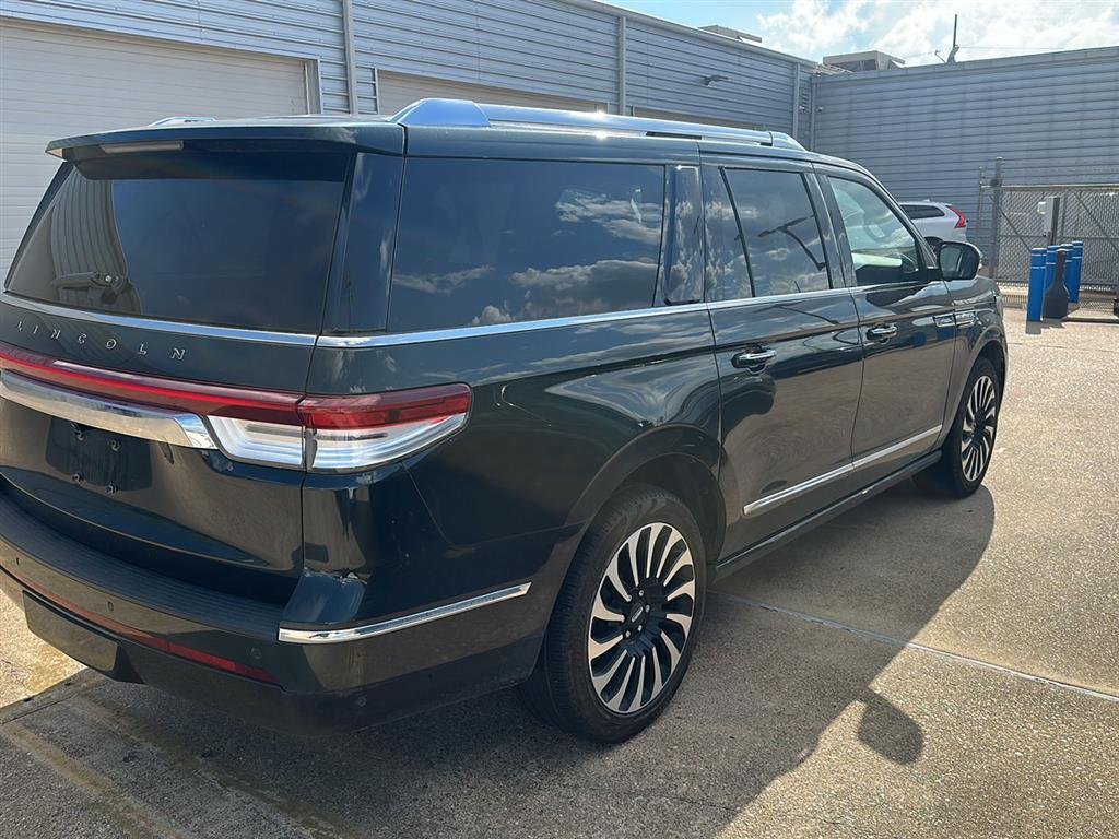 Used 2023 Manhattan Green Metallic Premium Colorant Lincoln Black Label image 3