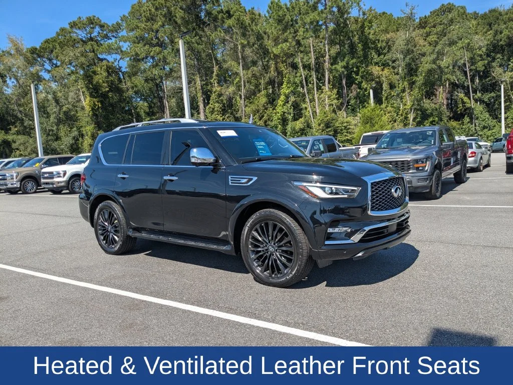Used 2023 Black INFINITI Sensory image 2