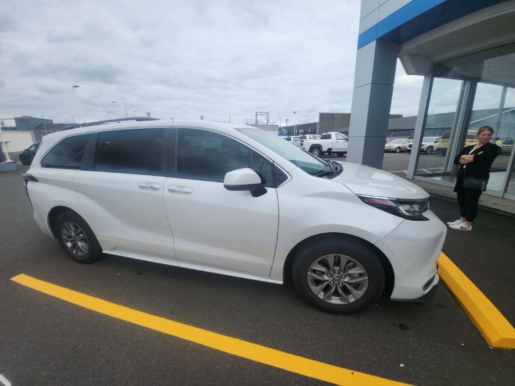 Used 2023 Pearl Toyota XLE image 2