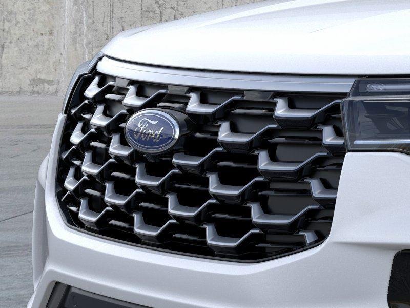 New 2026 Star White Ford Platinum image 10