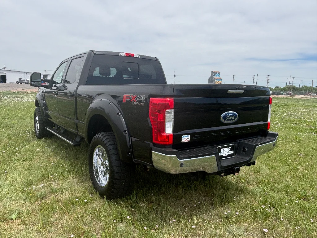 Used 2017 Shadow Black Ford Lariat image 7
