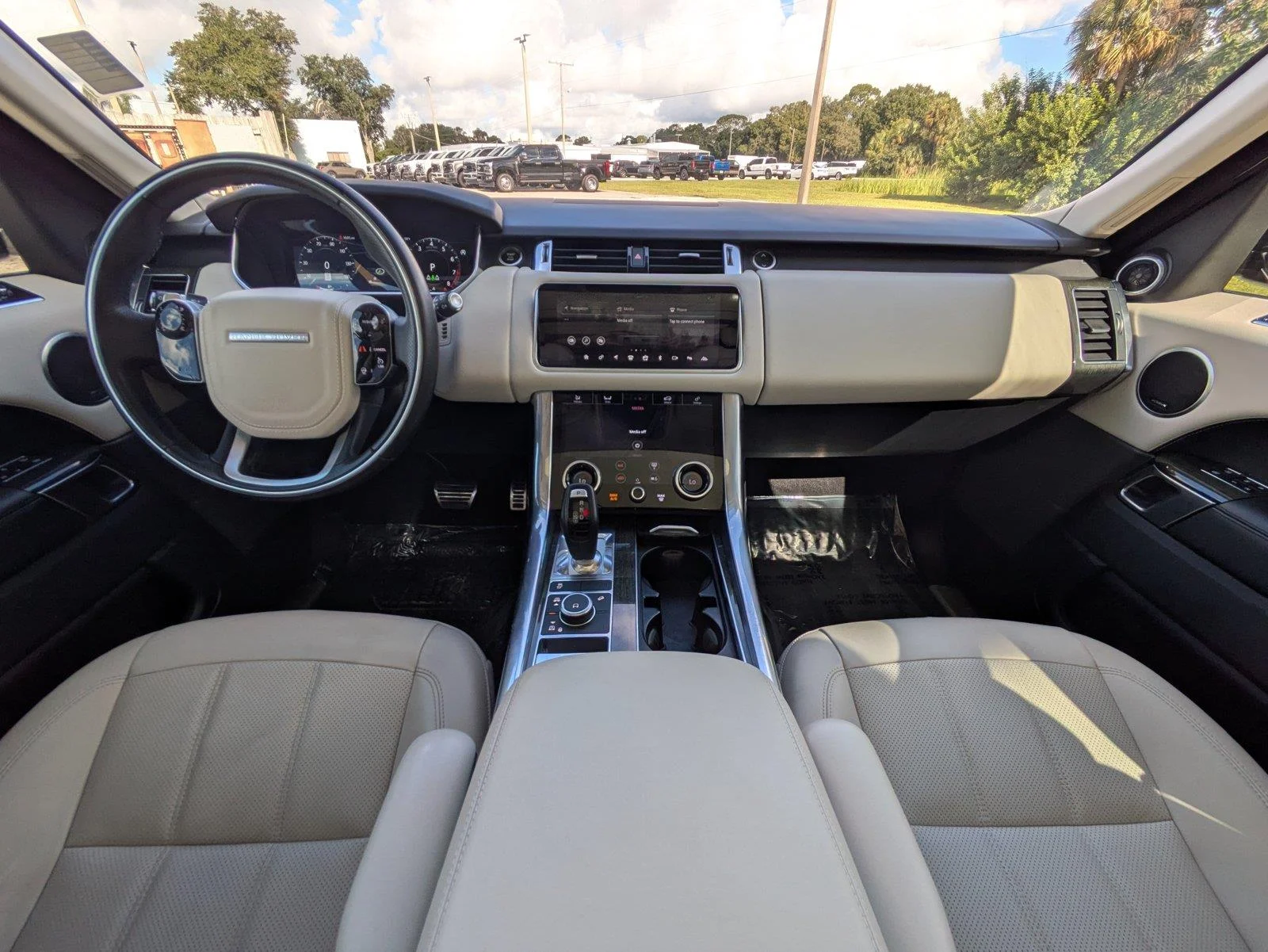 Used 2021 Carpathian Grey Land Rover HSE Silver Edition image 16
