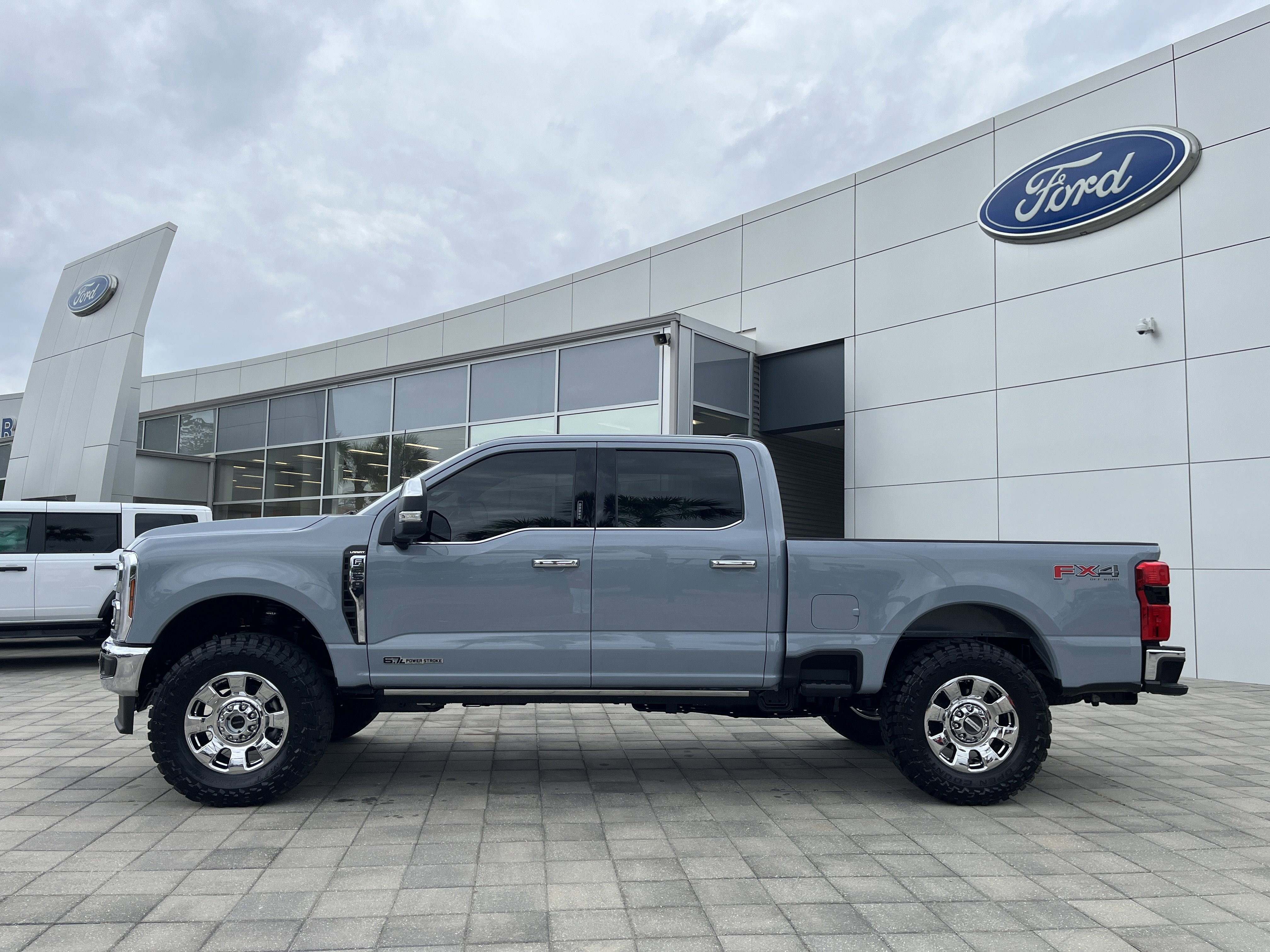 New 2026 Glacier Gray Metallic Tri-Coat Ford F-250® Lariat® image 3