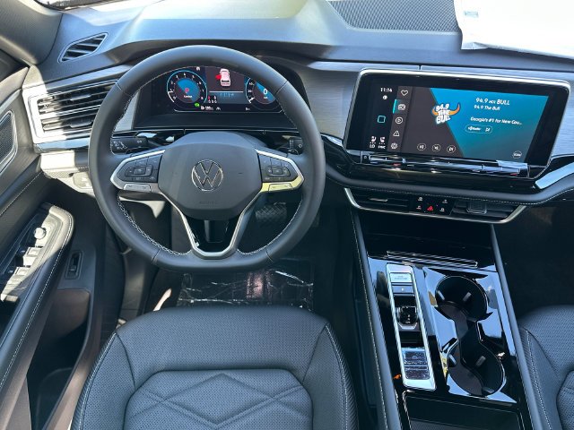 New 2026 White Volkswagen SE w/Technology image 23