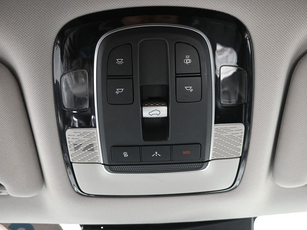 Used 2022 White Hyundai SEL image 23