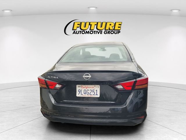 Used 2024 Black Nissan 2.5 S image 4