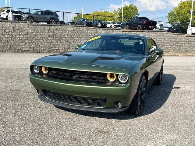 Used 2022 Green Dodge SXT image 9