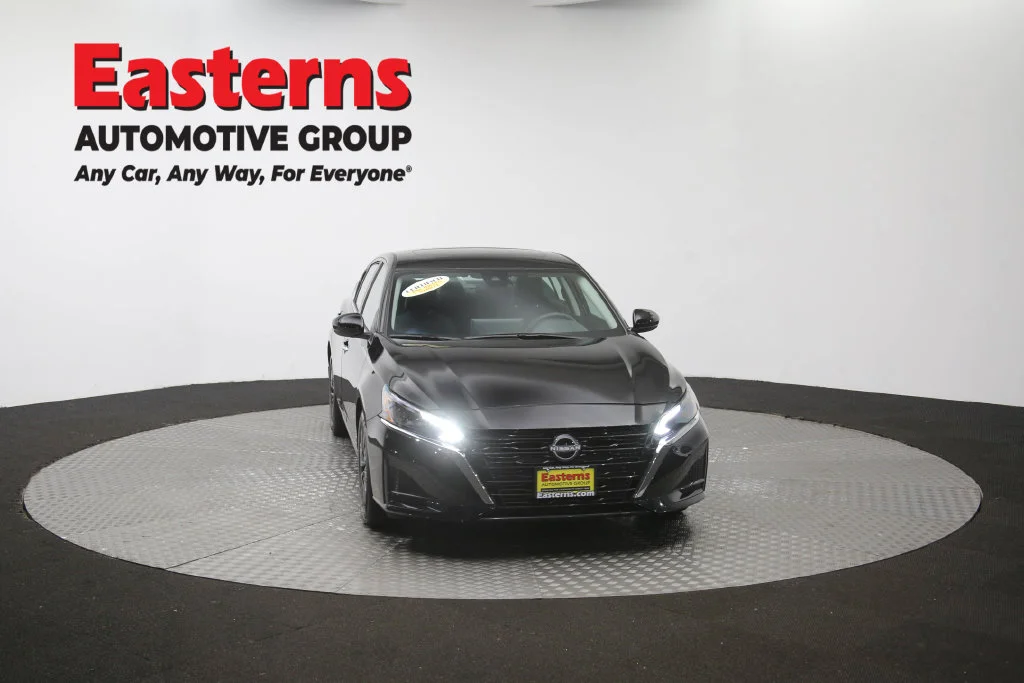 Used 2025 Black Nissan 2.5 SV image 53