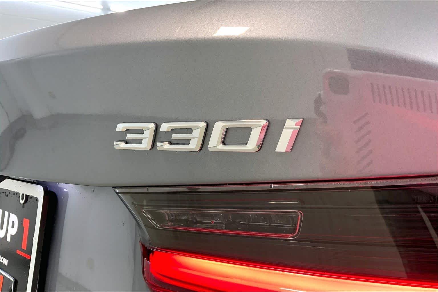 New 2026 Skyscraper Grey Metallic BMW 330i NA xDrive image 15