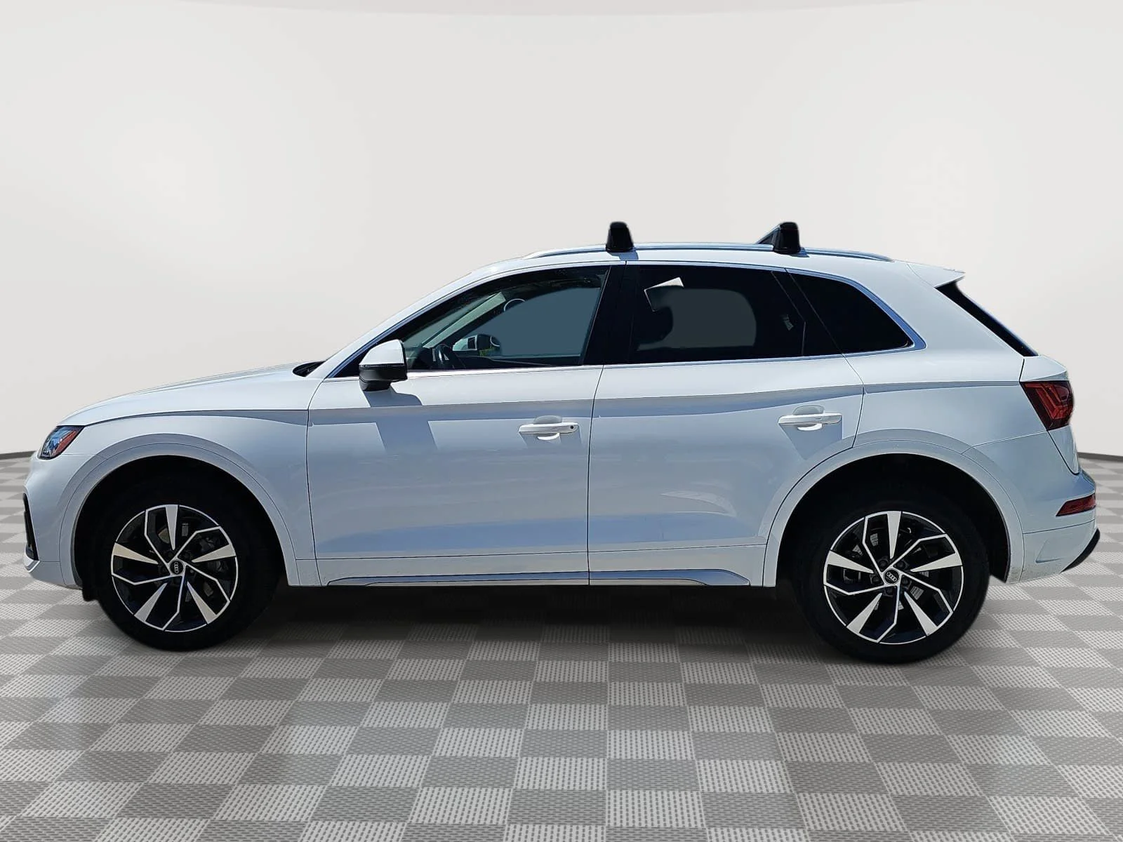 Used 2021 White Audi 45 Premium Plus image 5