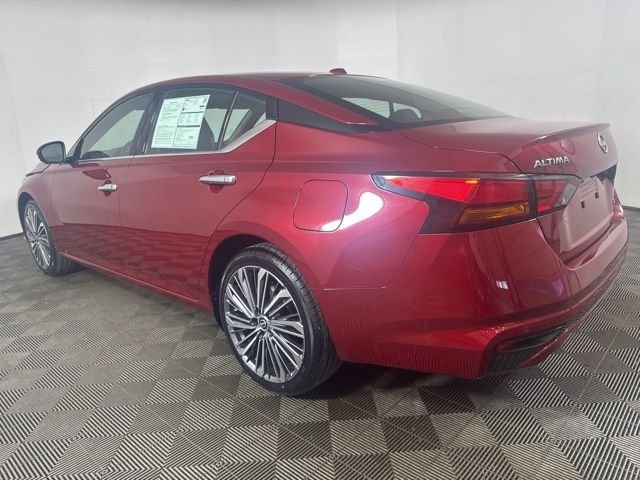 Used 2024 Red Nissan 2.5 SL image 6