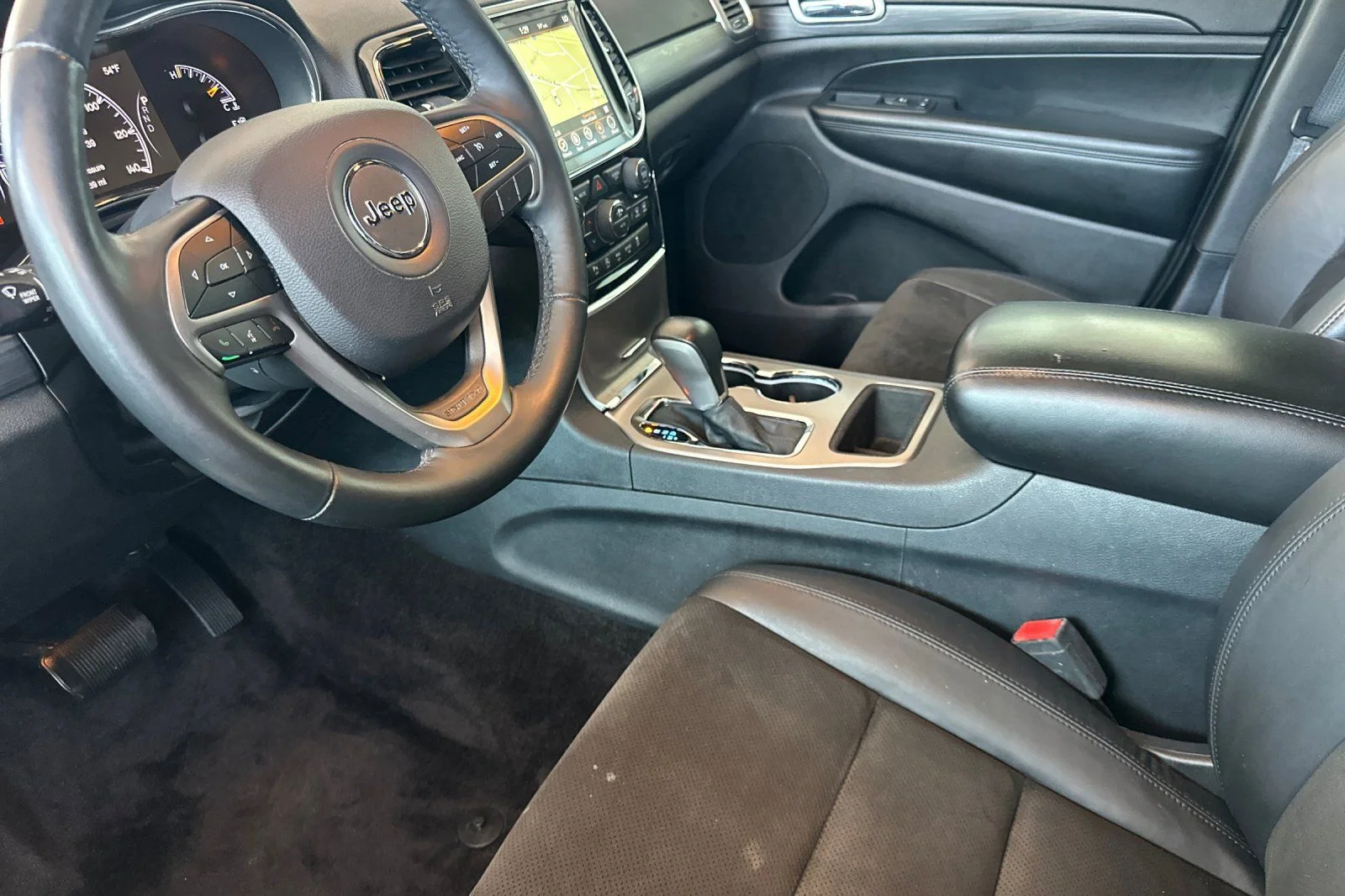 Used 2019 Red Jeep Altitude image 17