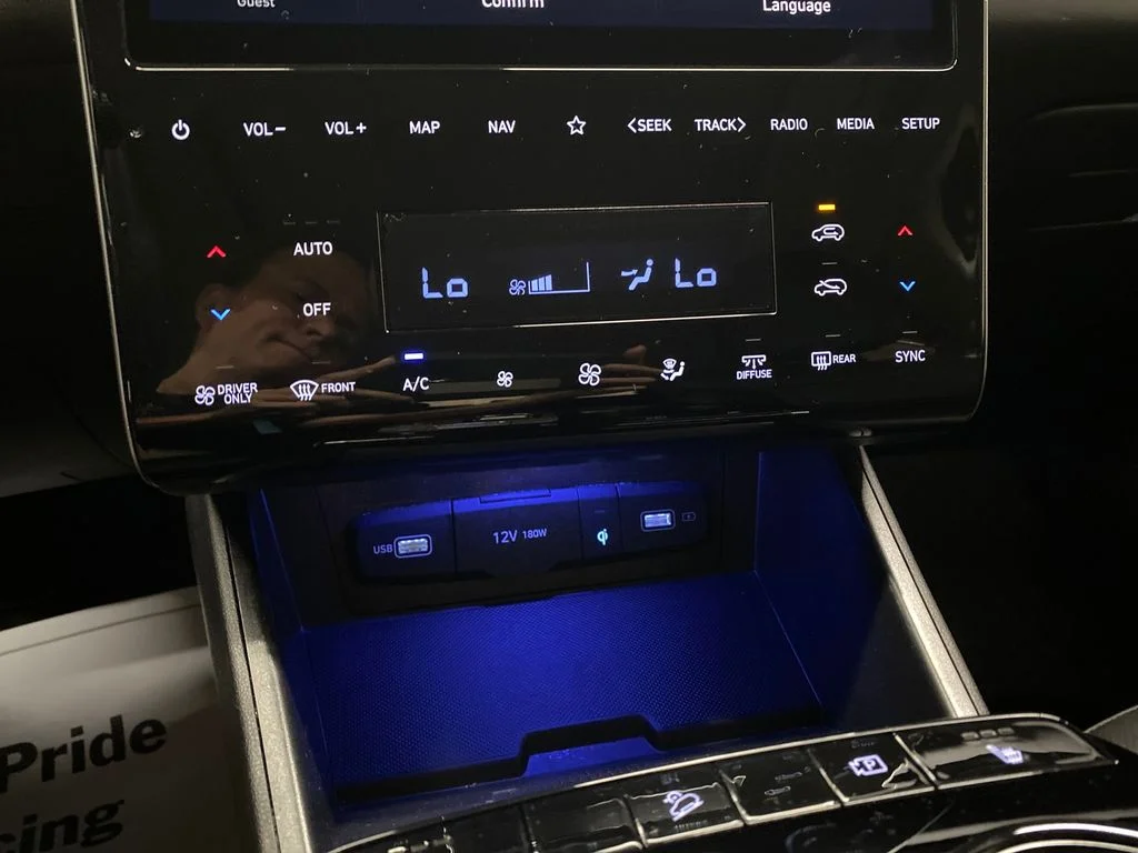 Used 2023 Silver Hyundai SEL Convenience image 22