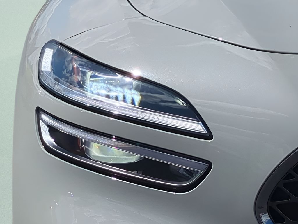 2026 GENESIS G70 Standard - Photo 10