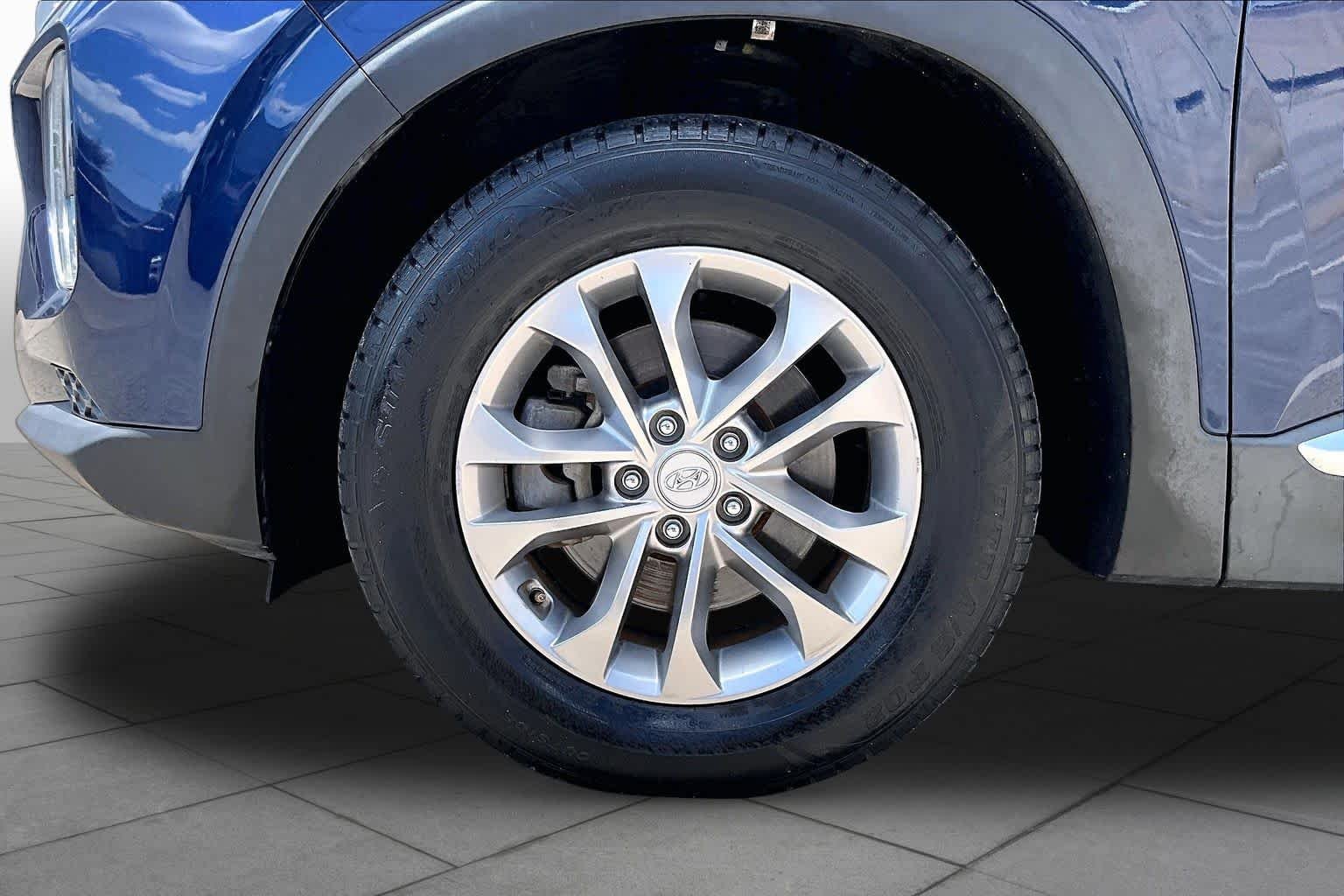 Used 2019 Stormy Sea Hyundai SE image 13