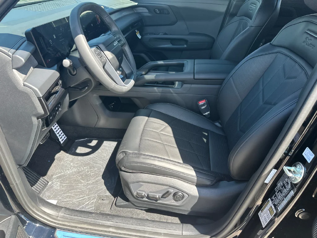 New 2027 Black Kia X-Pro SX image 9