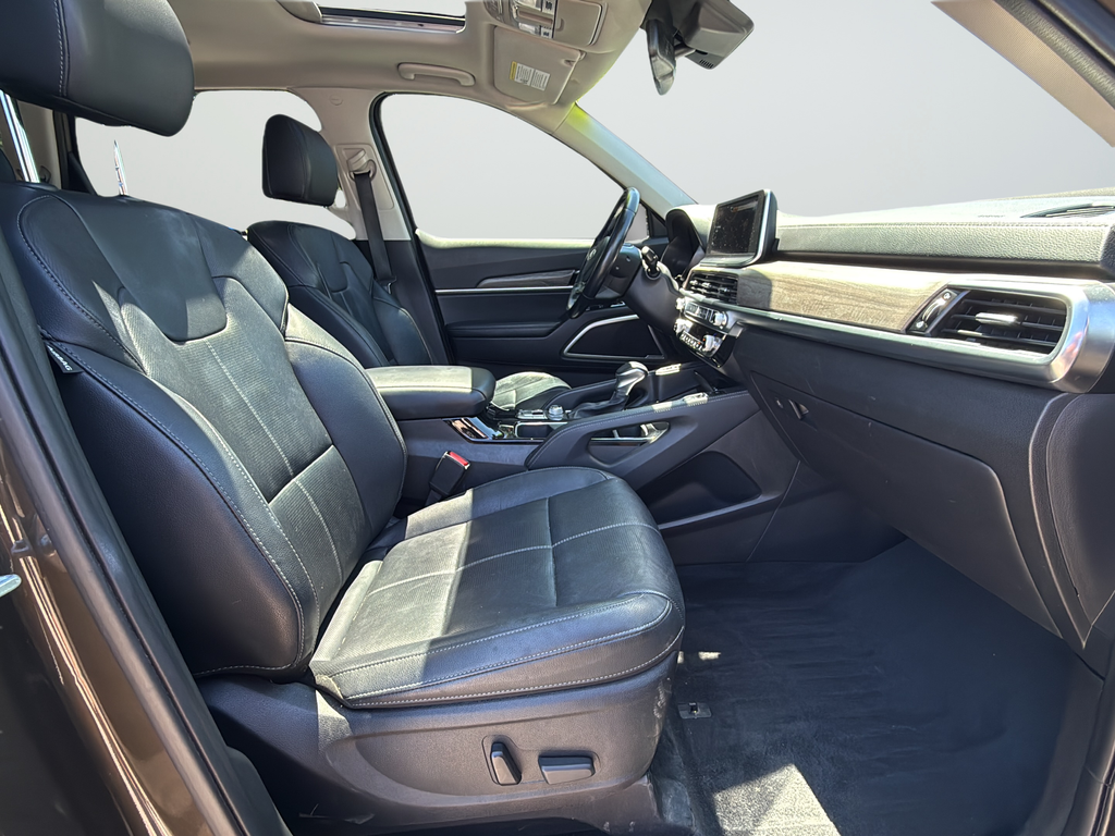 Used 2021 Green Kia EX image 9