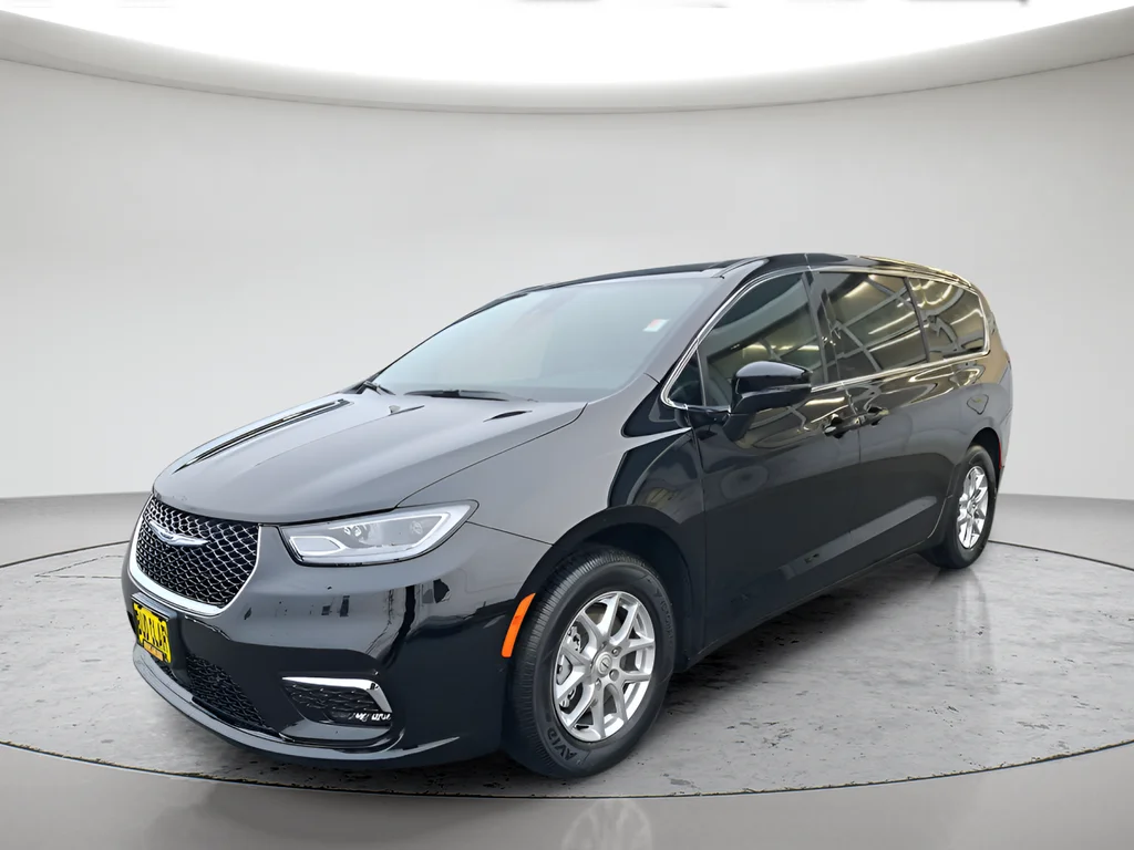 2026 Chrysler Pacifica Select's photo