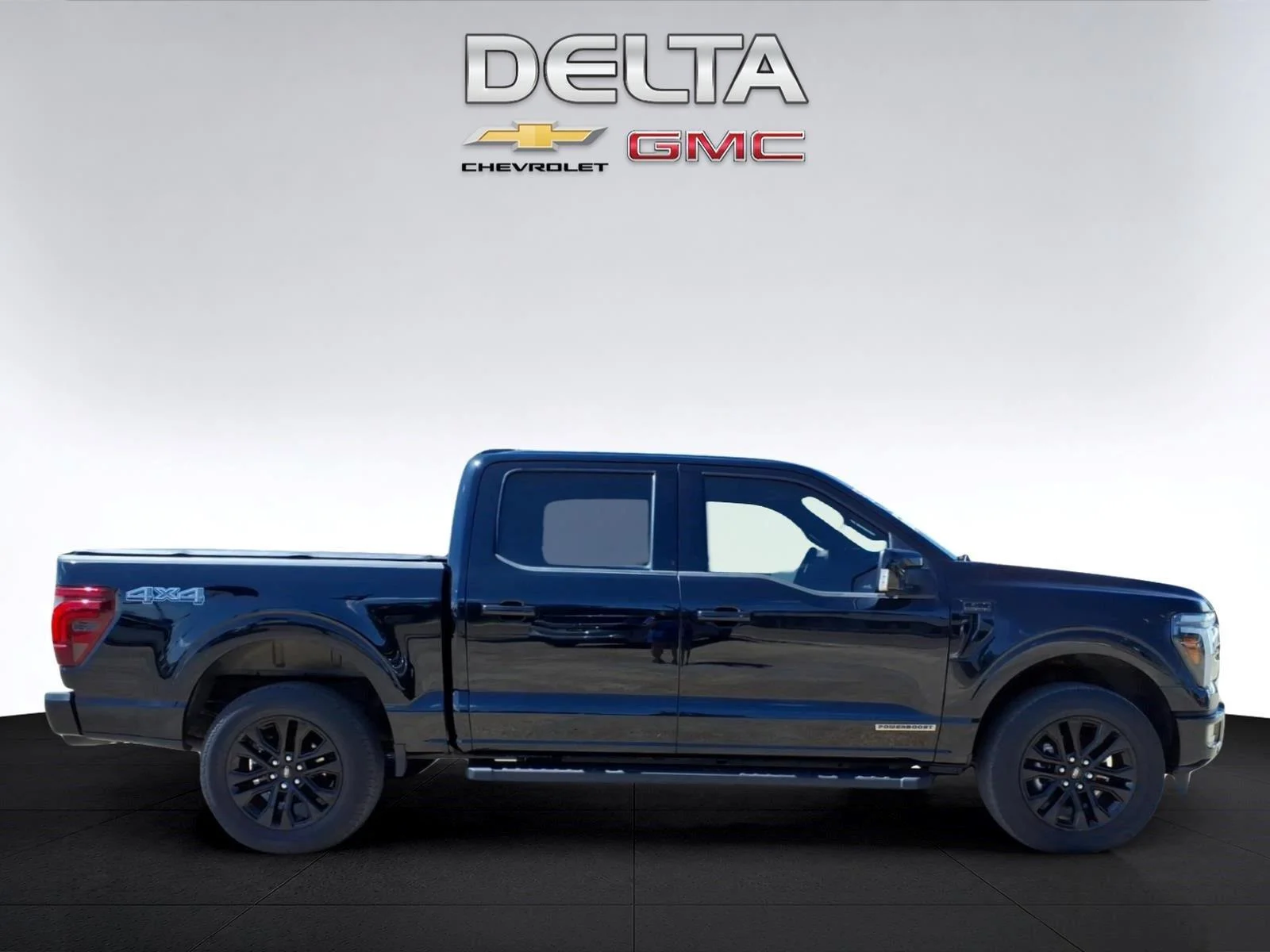 Used 2024  Ford LARIAT image 6