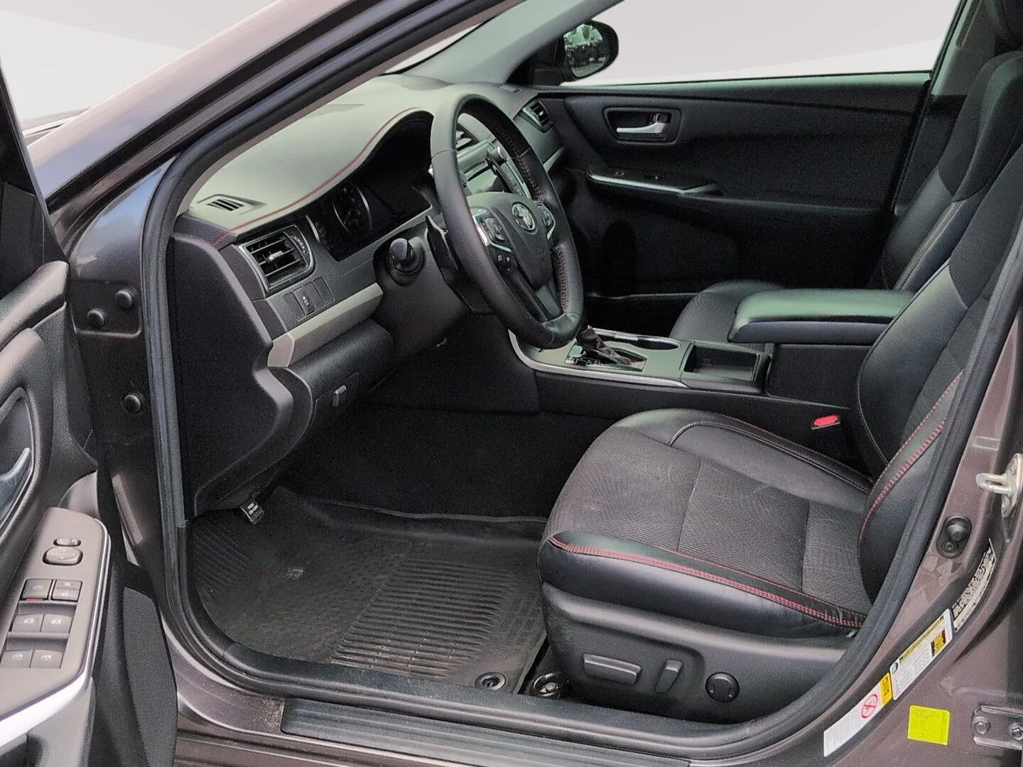 Used 2017 Predawn Gray Mica Toyota SE image 3