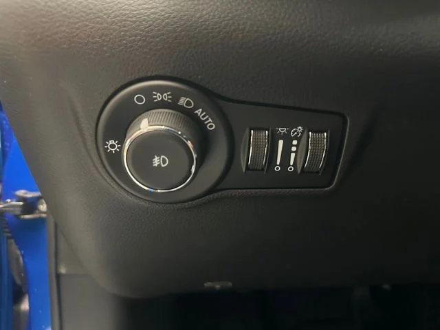 New 2026 Hydro Blue Pearl-Coat Exterior Paint Jeep Trailhawk image 24