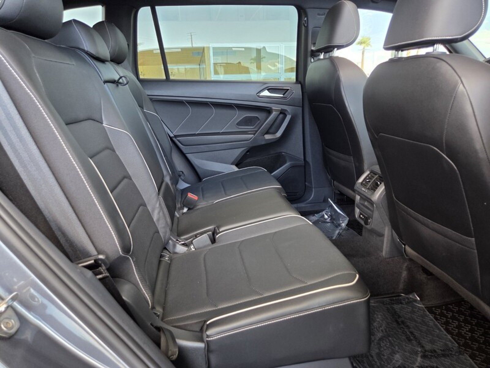 Used 2022 GRAY Volkswagen SEL R-Line image 18