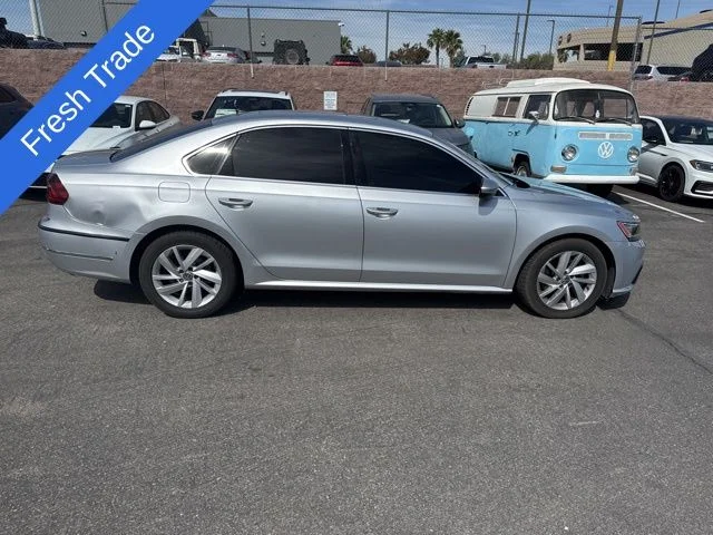 Used 2018 Silver Volkswagen 2.0T SE image 3