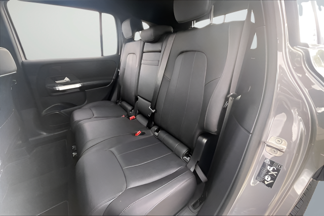 Used 2025 Gray Mercedes-Benz GLB 250 image 18