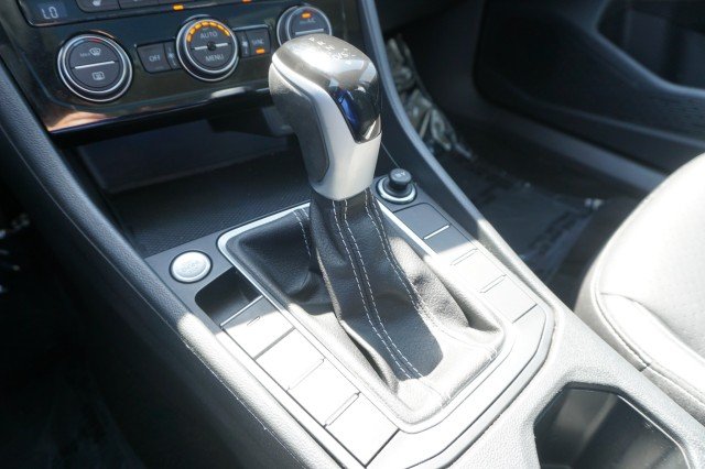 Used 2024  Volkswagen SE image 31