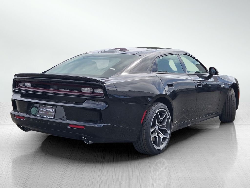 New 2026 Diamond Black Crystal Pearlcoat Dodge R/T Plus image 4