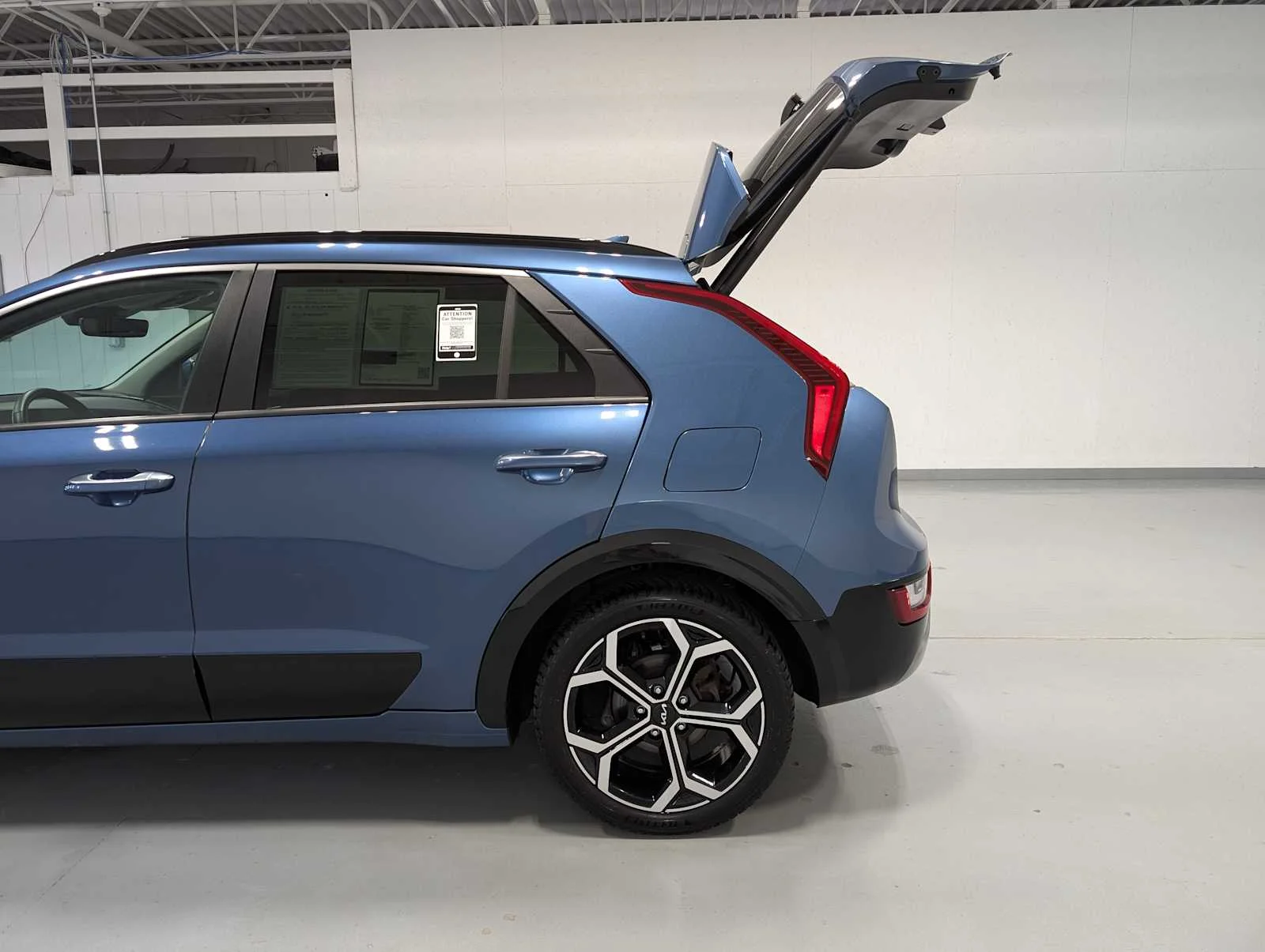 Used 2023 Mineral Blue Kia SX Touring image 11
