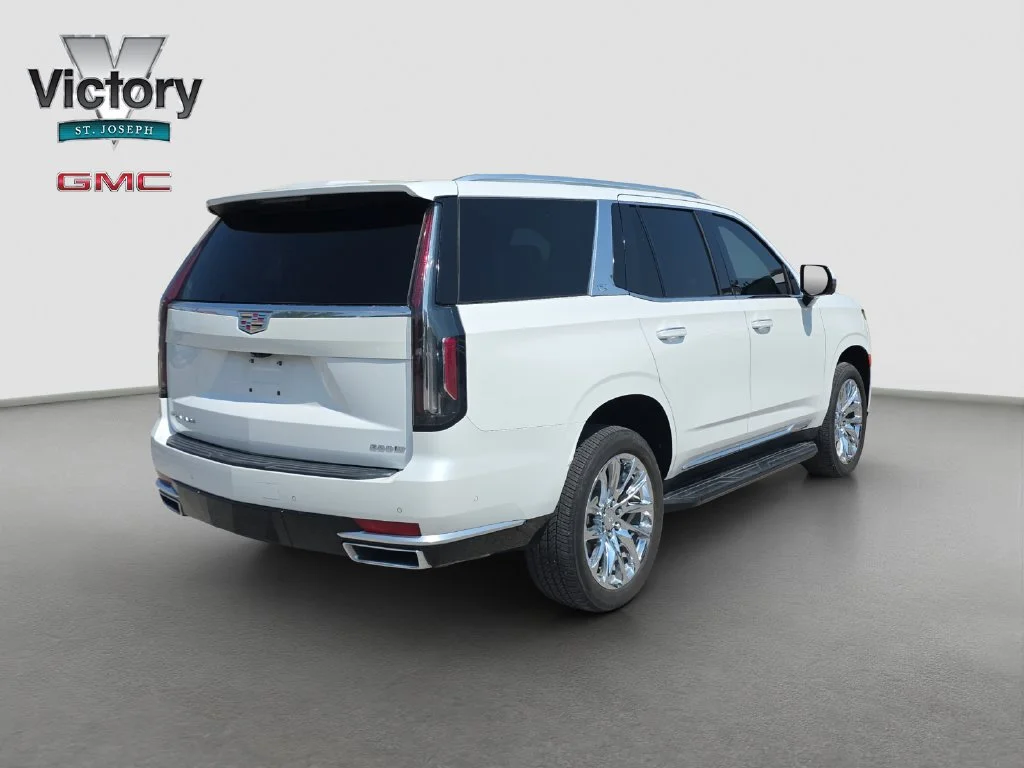 Used 2022 CRYSTAL WHITE TRICOAT Cadillac Premium Luxury image 18