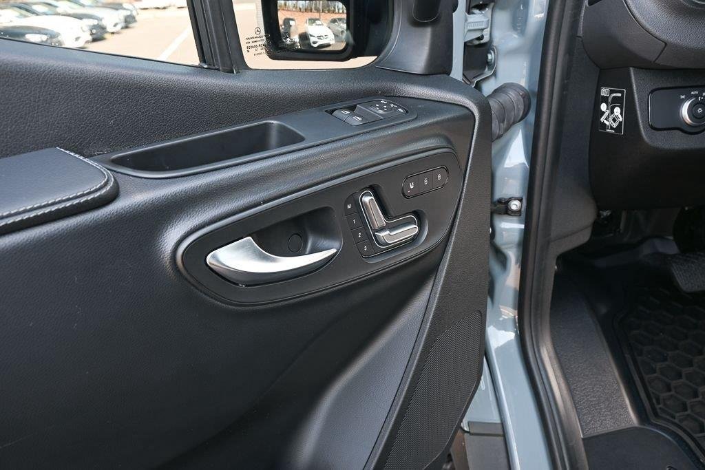Used 2025 Blue Grey Tiffin  image 10