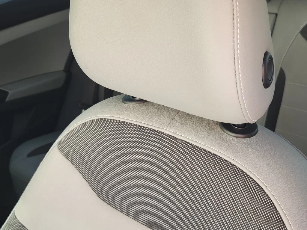 Used 2022 Pure White Volkswagen SE image 17