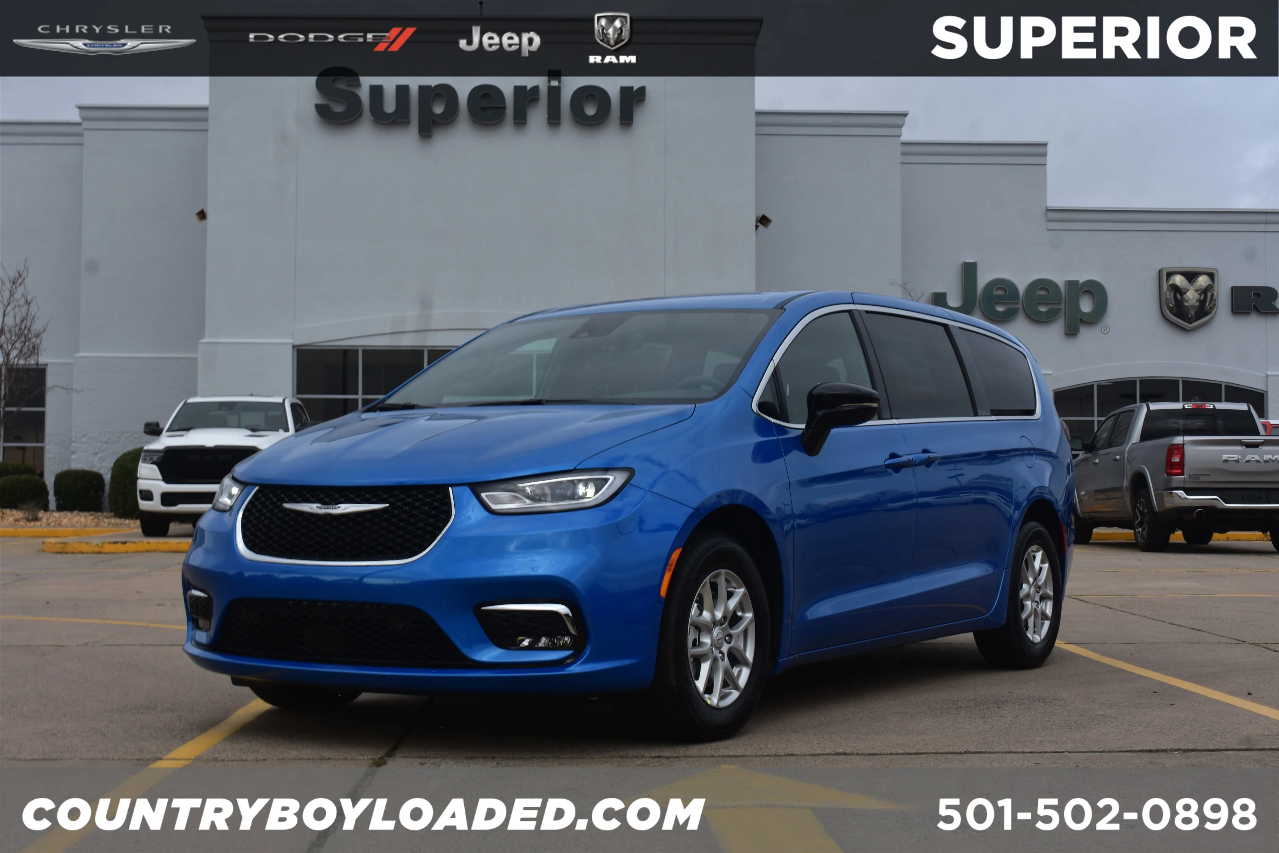 2026 Chrysler Pacifica Select's photo