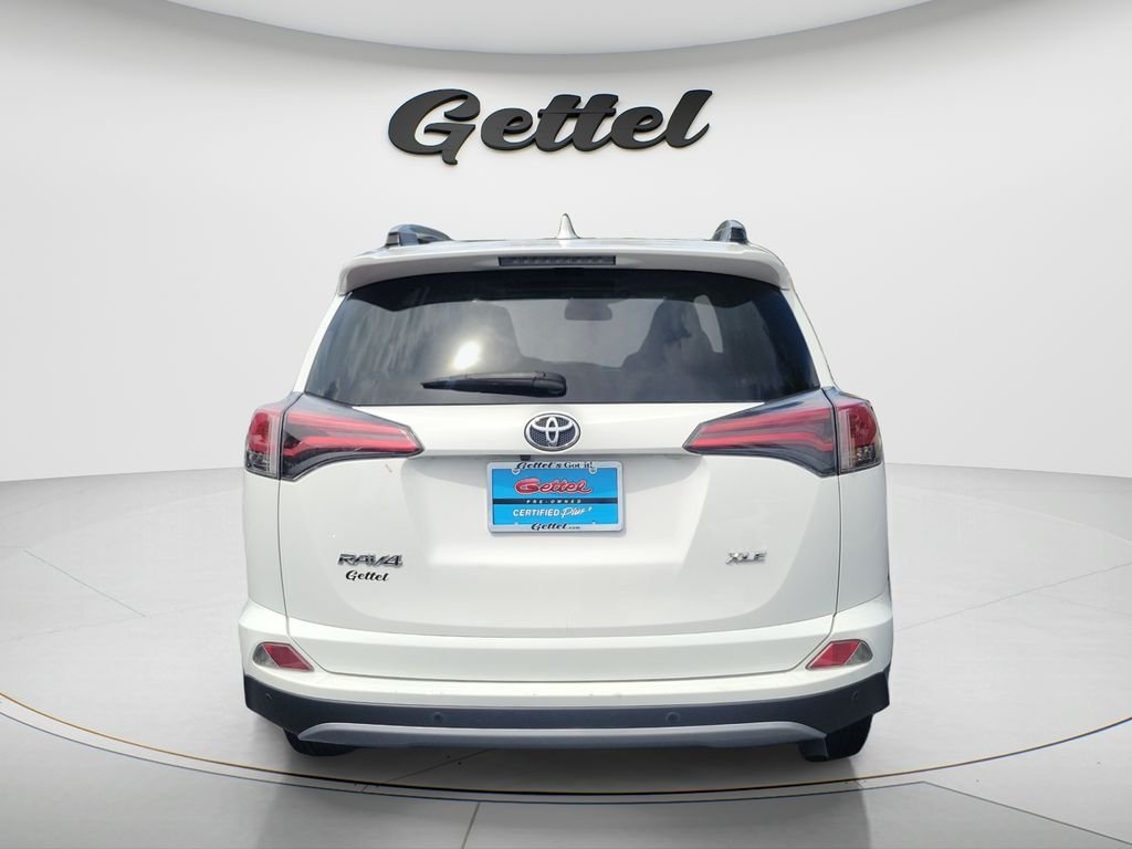 2017 Toyota RAV4 XLE - Photo 6