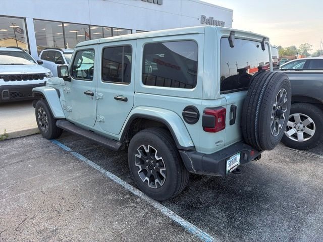 Used 2024 Green Jeep Sahara image 5