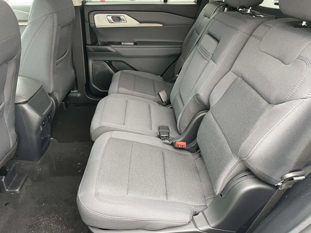 New 2026 Star White Metallic Tri-Coat Ford Active image 11