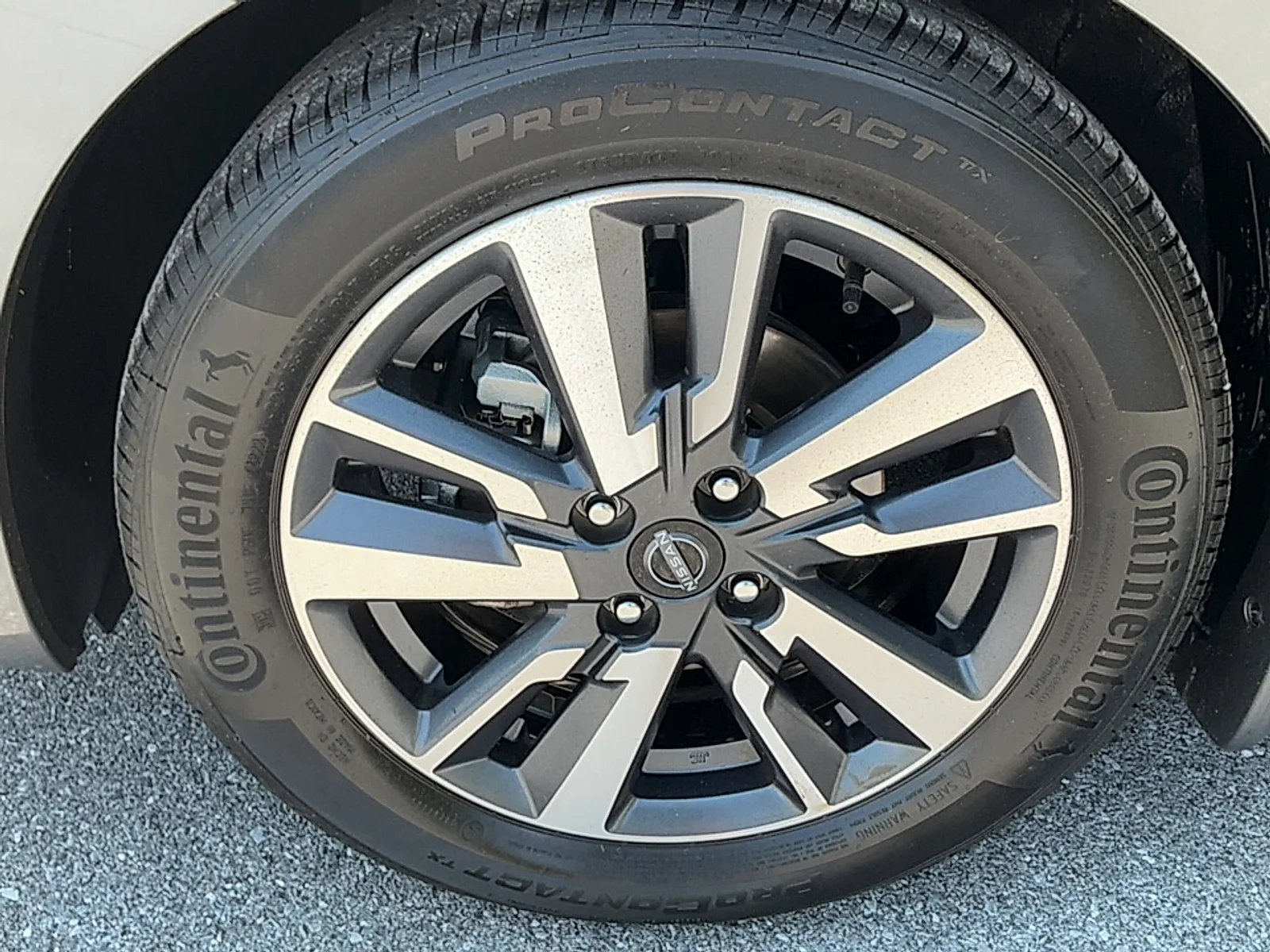 Used 2024 Gun Metallic Nissan 1.6 SV image 5