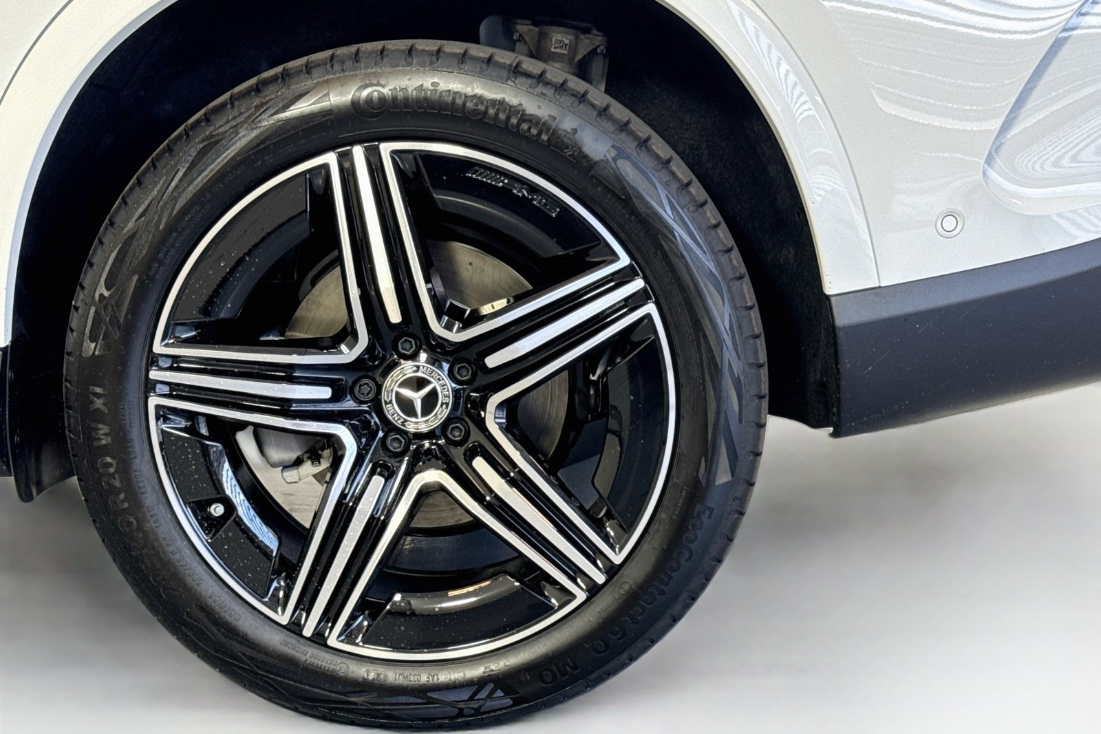 New 2026 Polar White Mercedes-Benz GLC 300 image 29