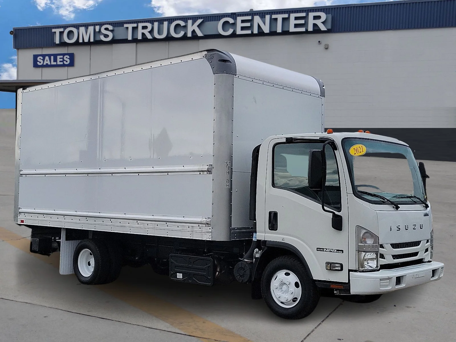 2021 Isuzu NPR-HD's photo