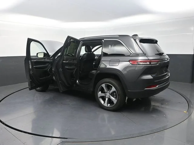 Used 2022 Gray Jeep 4xe image 34
