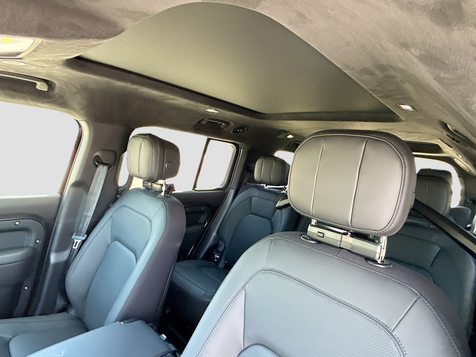 New 2026 Carpathian Grey Land Rover V8 image 27