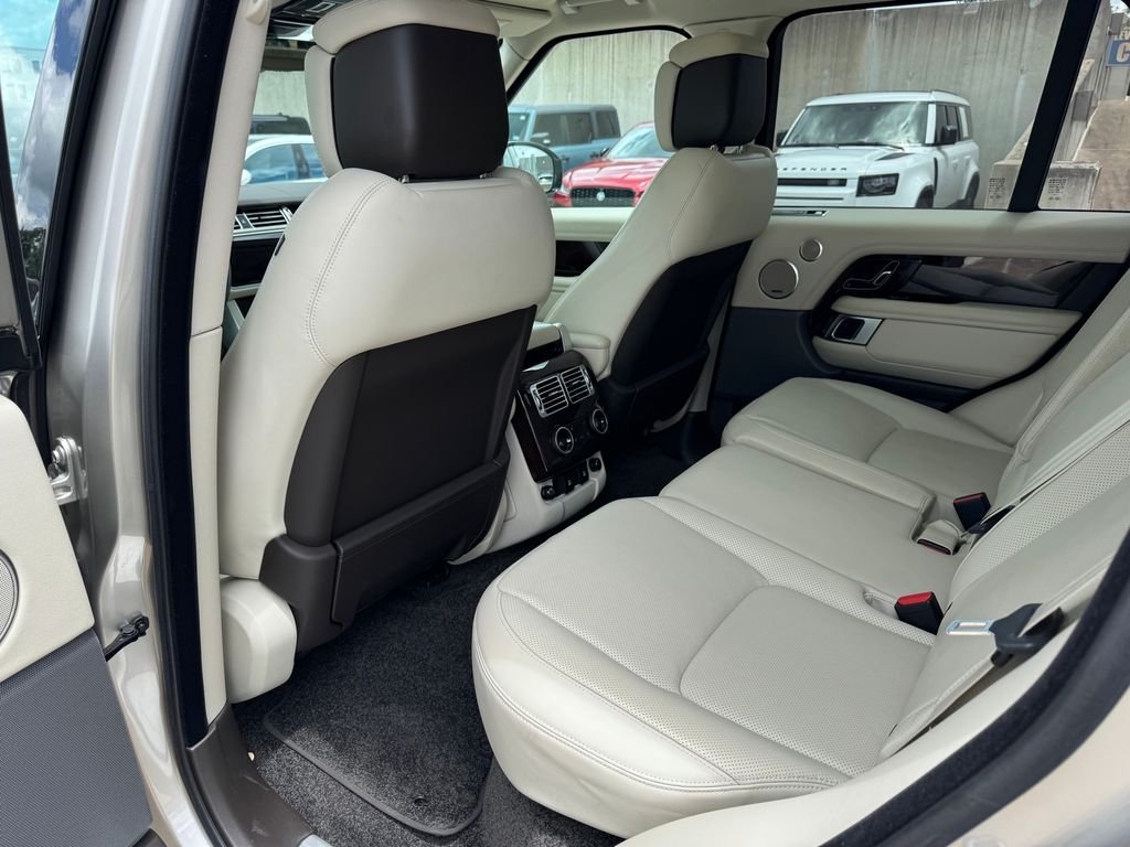 Used 2020 Black Land Rover HSE image 19