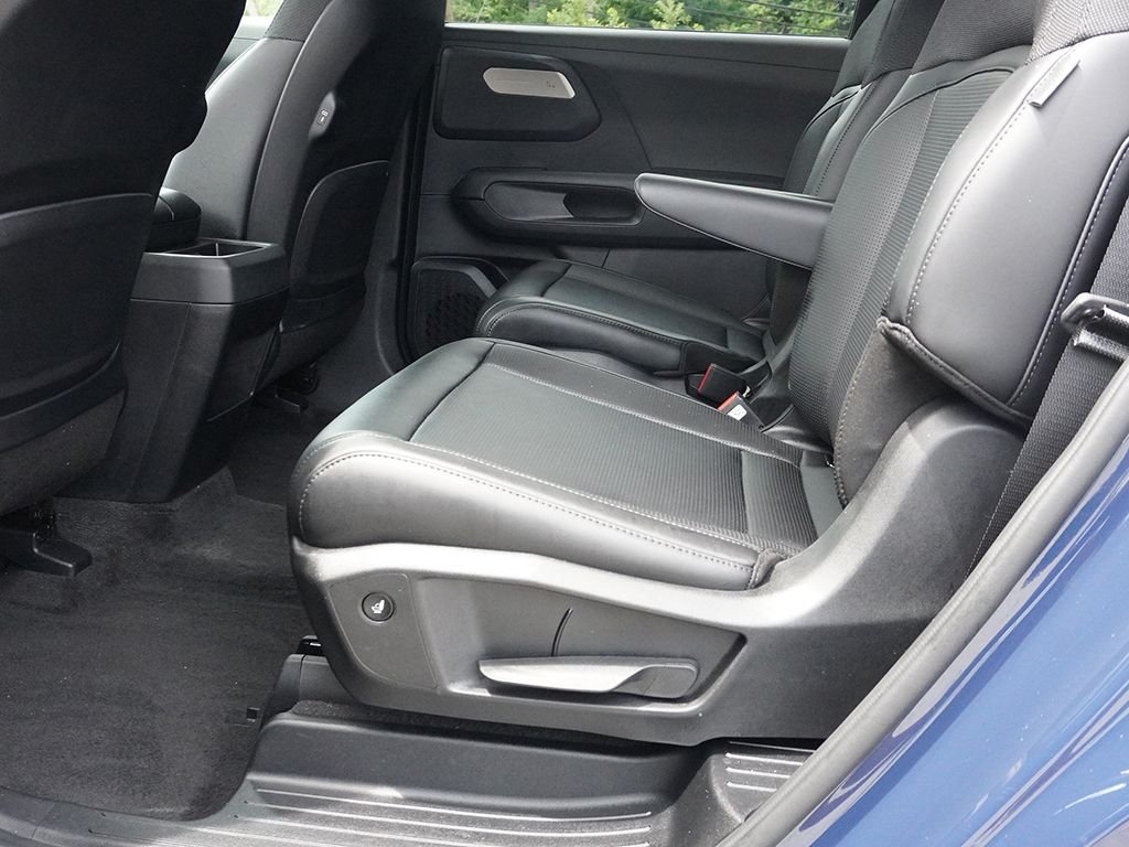 Used 2027 Black Kia S image 37