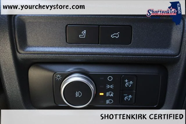 Used 2022 White Ford Limited image 26